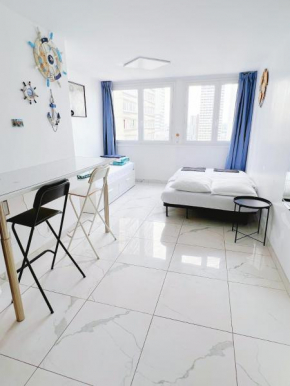 Apartment near subway and supermarket